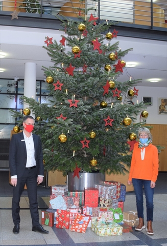 2020 12 04 Geschenkübergabe Sparkasse