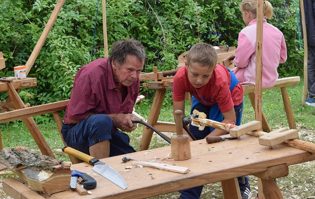 Schlaue Ferien Holzwerkstatt Stiel anspitzen 28aug2020