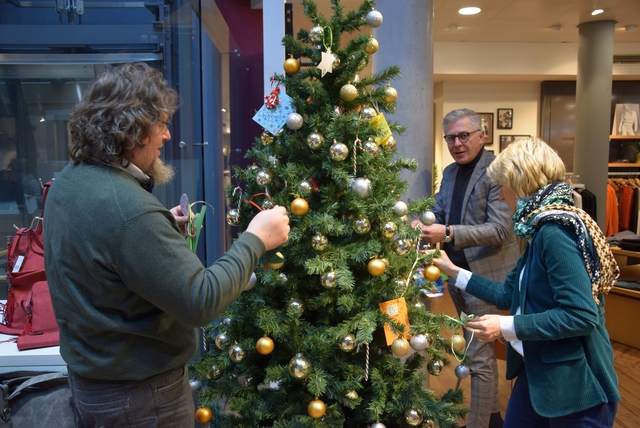 Wunschzettelbaum Schmücken 1
