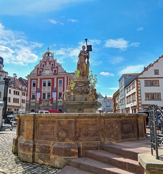 163 2021 Nach Instandsetzung Schellenbrunnen sprudelt wieder